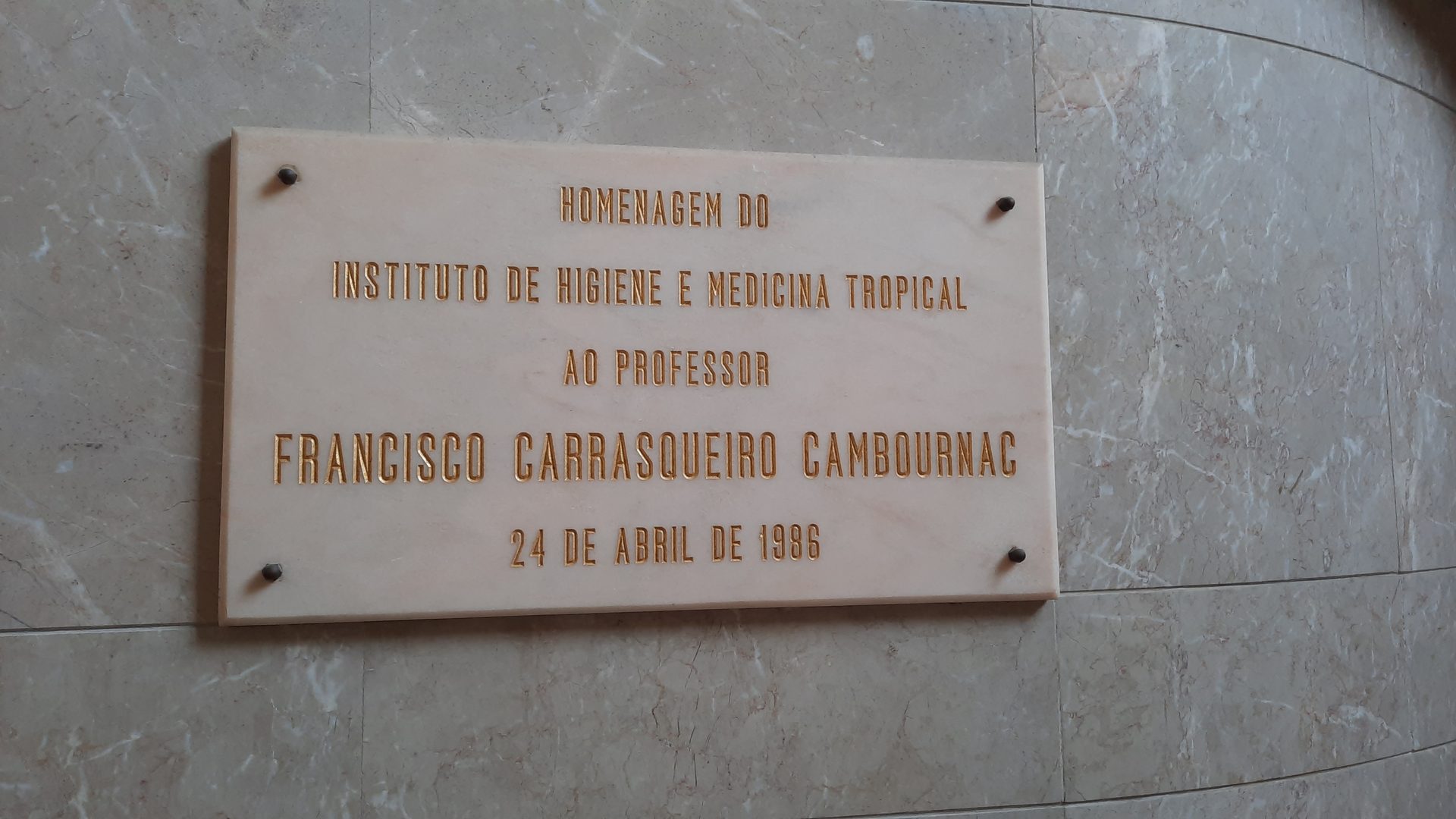 Francisco Cambournac's memorial tablet, IHMT, Lisbon - 02.jpg